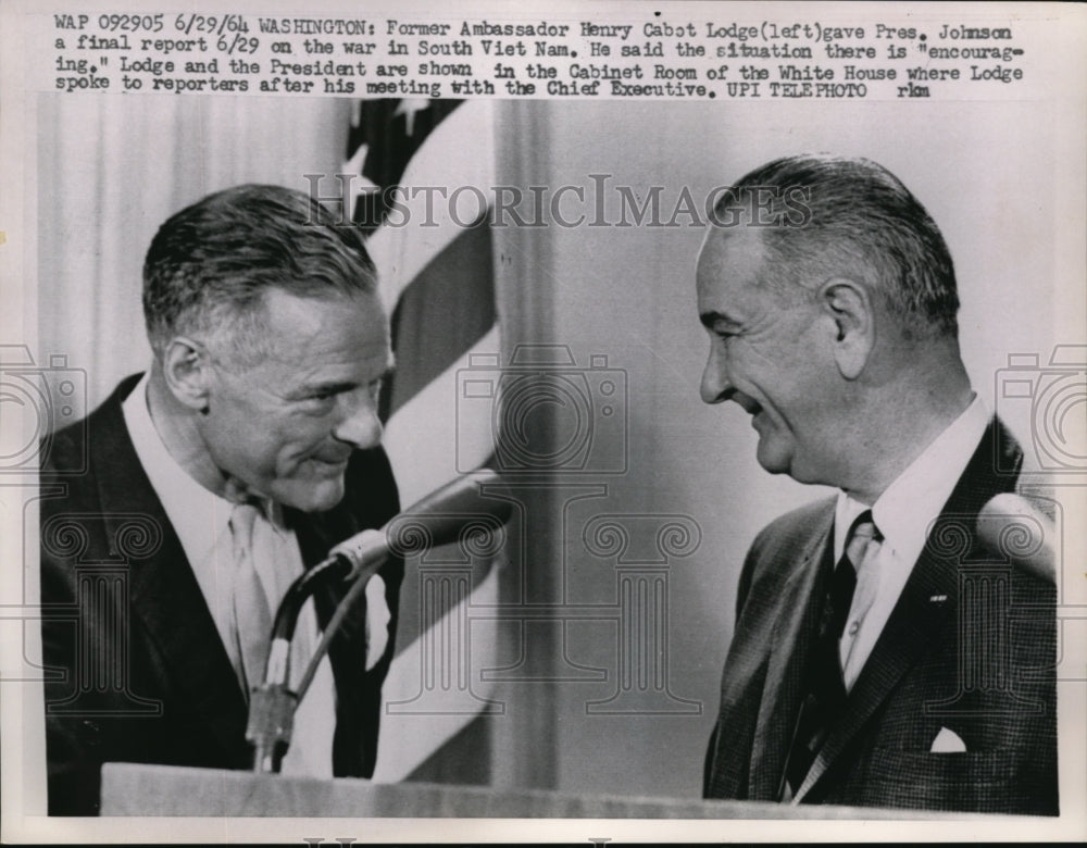 1964 Press Photo Henry Cabot Lodge gave Pres.Lyndon Johnson a final report. - Historic Images