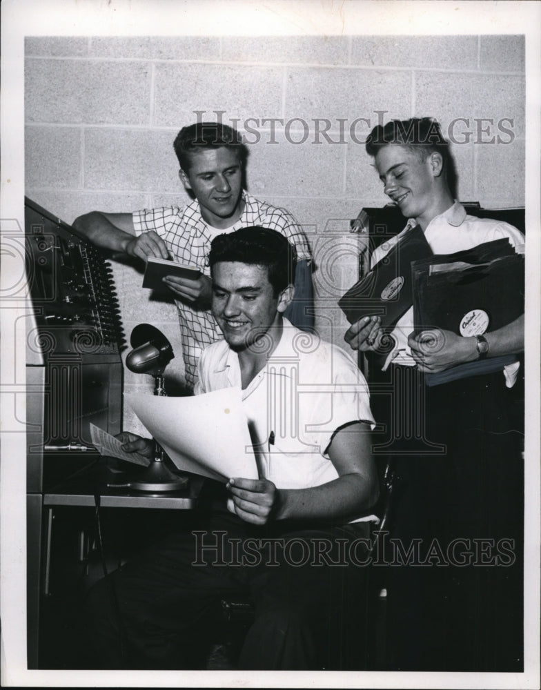 1955 Press Photo St Edward HS Neil Crann, Dan Coughlin, Dave Irwin- Historic Images