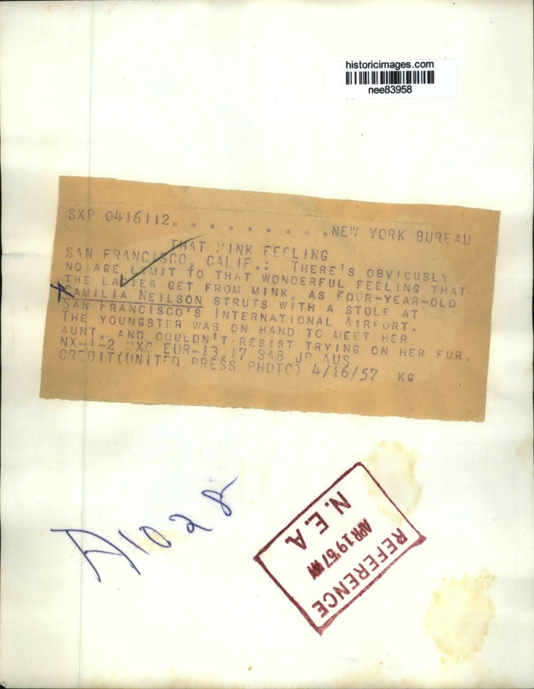 1957 Press Photo Camilia Nielson wears fur coat to meet her aunt at the airport