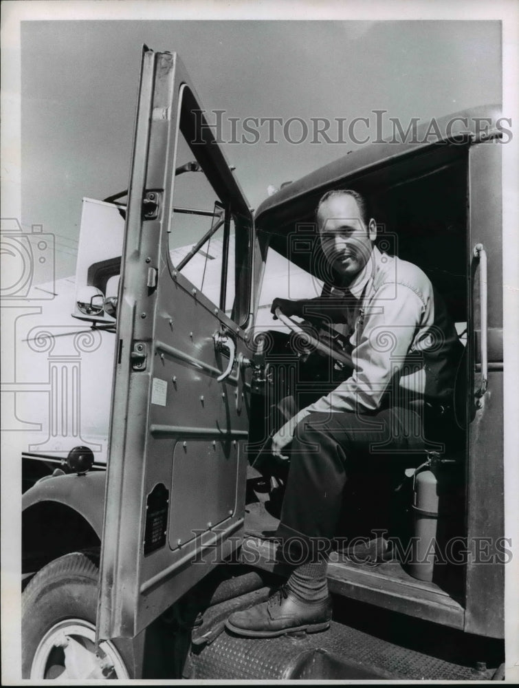 Load image into Gallery viewer, 1969 Press Photo Robert J Lacinski Parma Ohio truck roadeo winner - nee85776
