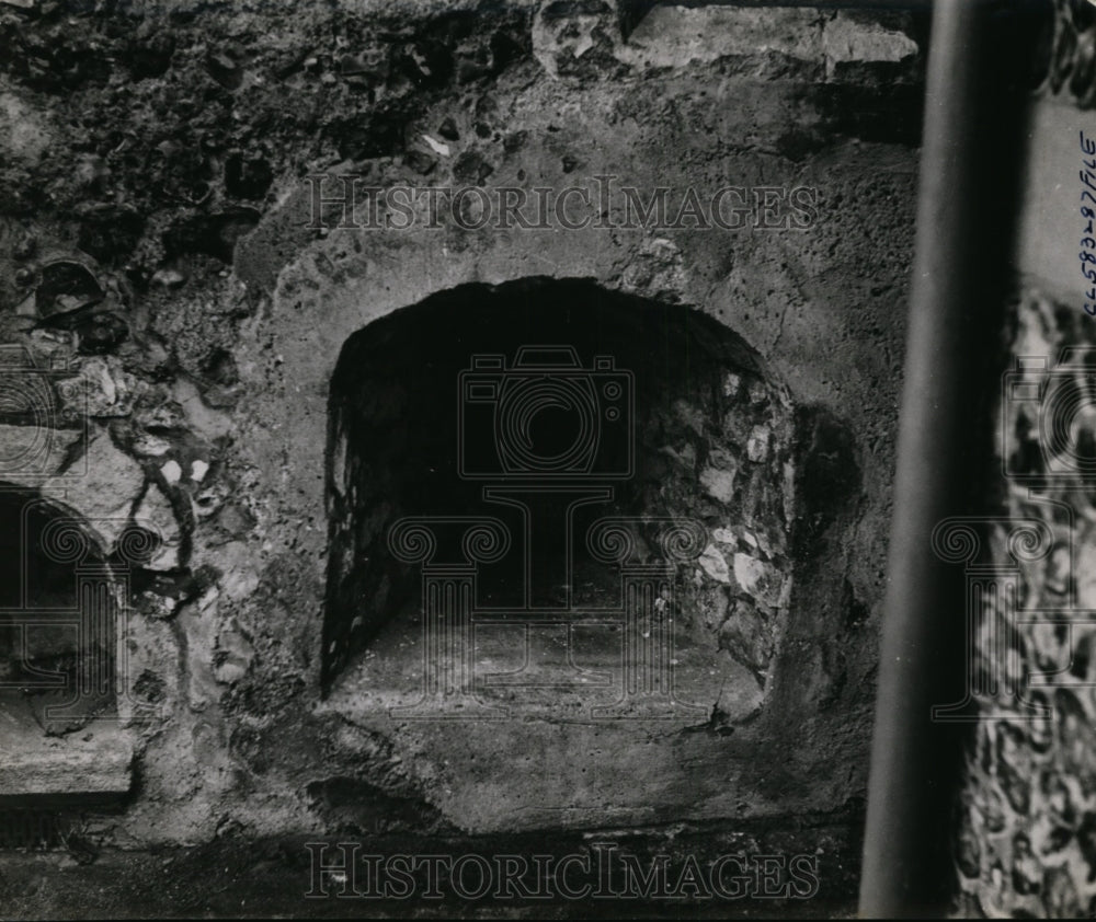1940 Press Photo Alcove looking down to church workishipped at Englanf