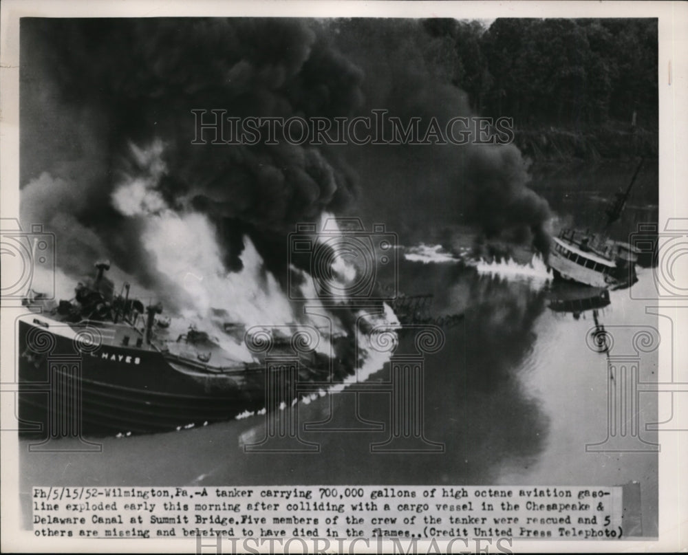 1952 Press Photo Tanker Exploded After Colliding With A Cargo Vessel - nee86522