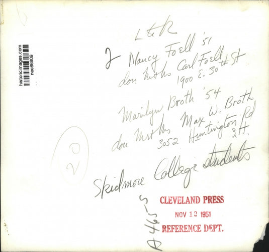 1951 Press Photo Nancy Foell and Marilyn Broth of Skidmore College Students