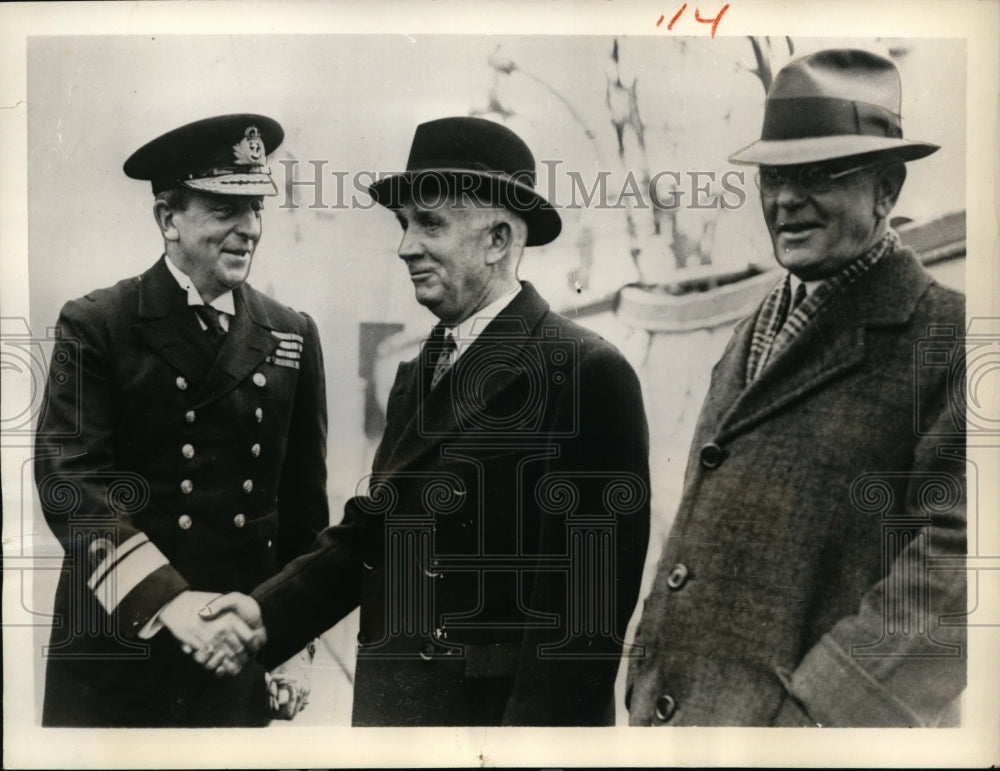 1935 Press Photo Norman Davis US delegate in Loindon, Adm McKinon & Adm Standley