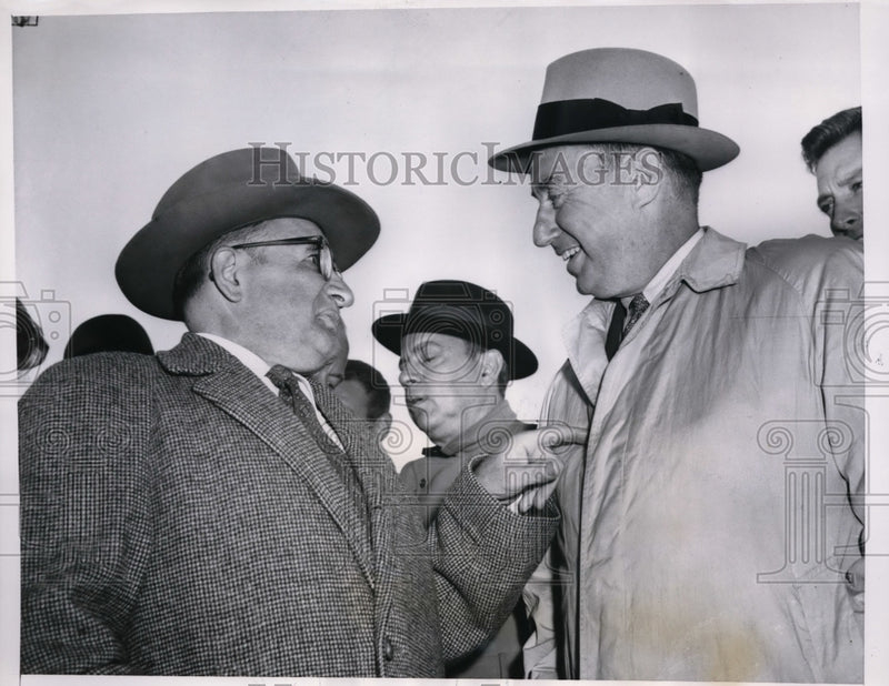 Load image into Gallery viewer, 1956 Press Photo Adlai Stevenson and Joe Smith meet at O'hare Field - nee88283
