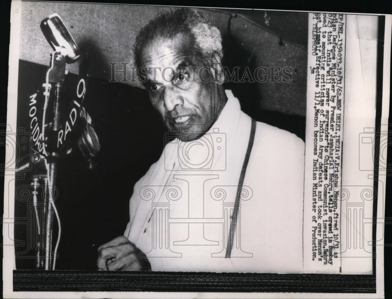 Load image into Gallery viewer, 1962 Press Photo V.Krishna Menon of Indian Defense Minister - nee89098
