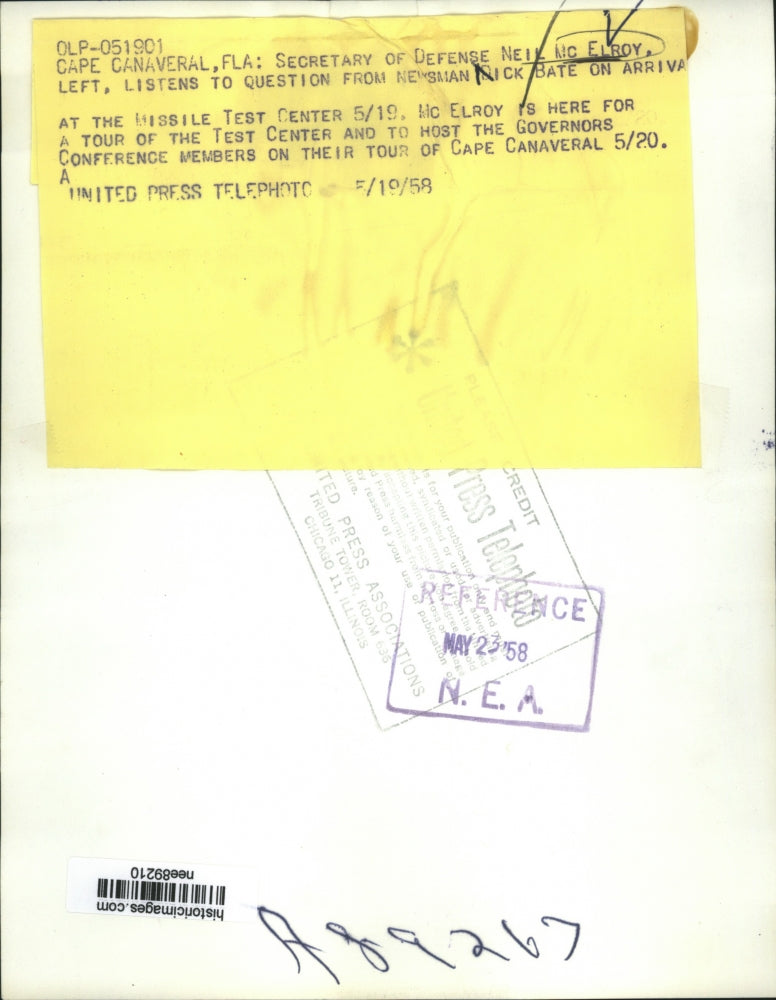 1958 Press Photo Secretary of Defense Neil McElroy & newsman Dick Bate in Fla