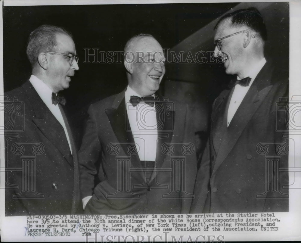 1955 Press Photo Pres.Eisenhower at White House Correspondent Assn Dinner