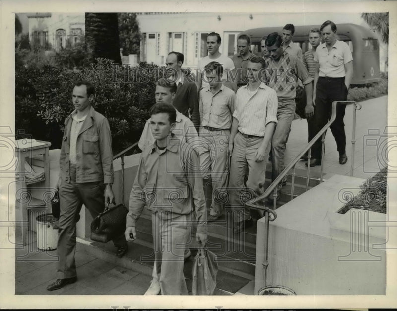 Load image into Gallery viewer, 1940 Press Photo Conscientious objectors at CA Institute of Technology
