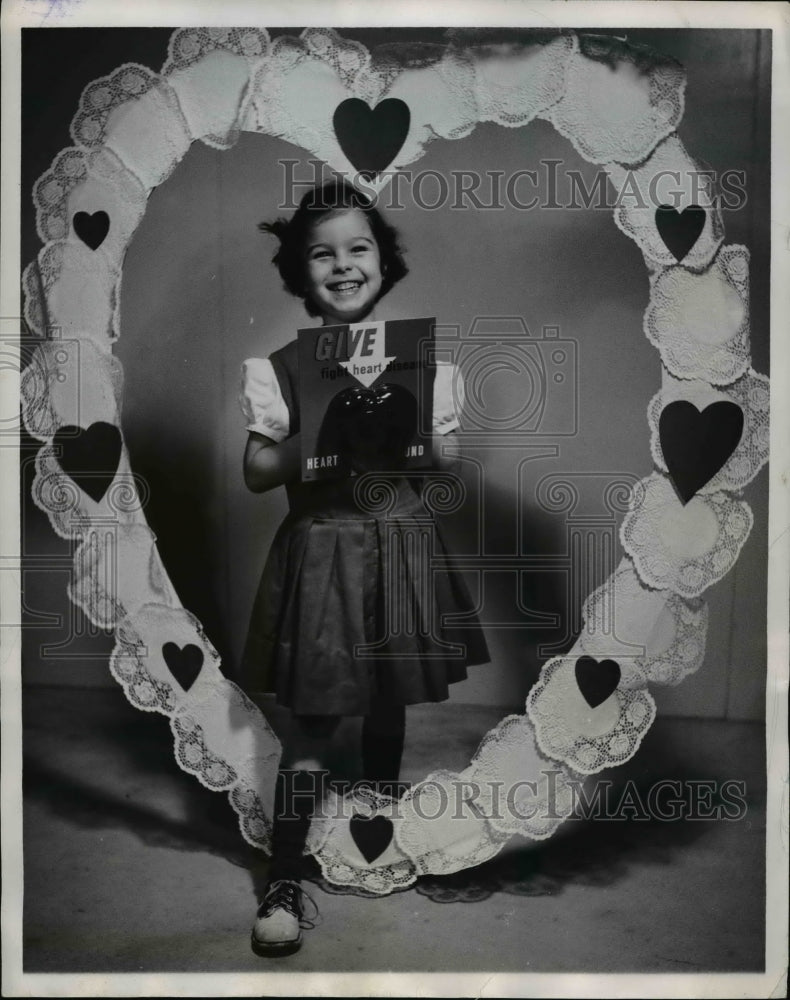 1957 Press Photo Ruth Ann Marner Natl. Vakentine Girl Heart Fund Campaign