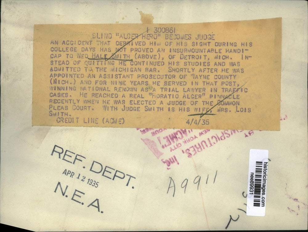 1935 Press Photo Ned Hale Smith blind lawer now a Judge with his wife in Detroit