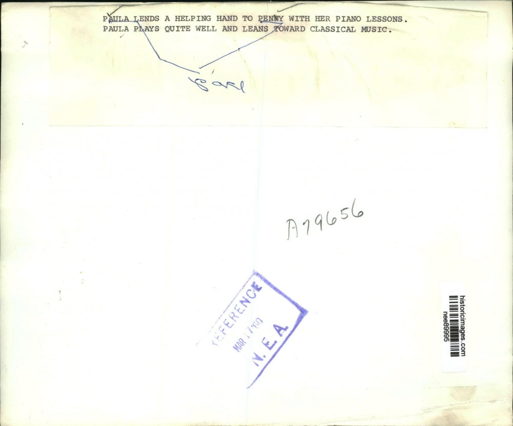 1960 Press Photo Paula Pace lends a hand to Penny Pace with her Piano Lesson