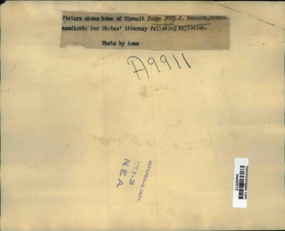 1928 Press Photo Circuit Judge John Swanson inspect home destroyed by explosion