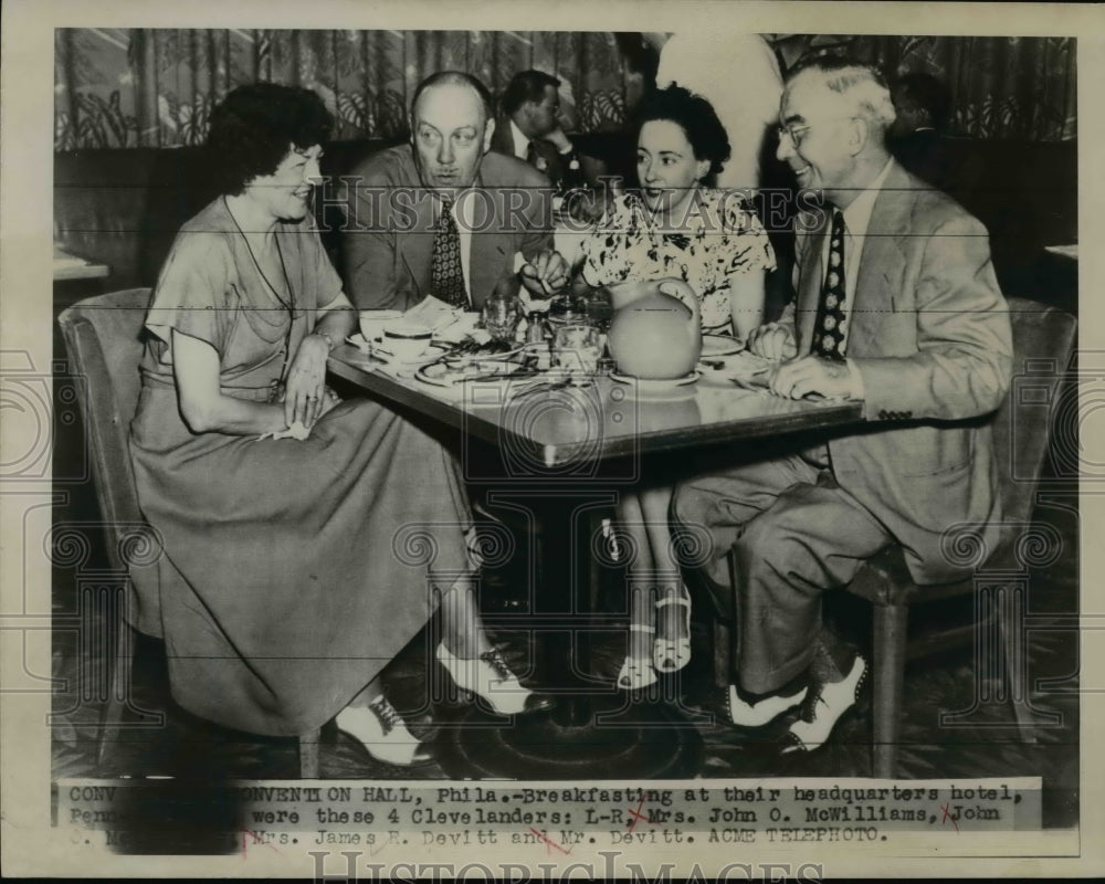 1949 Press Photo Delegated from Cleveland breakfasting at their headquarters