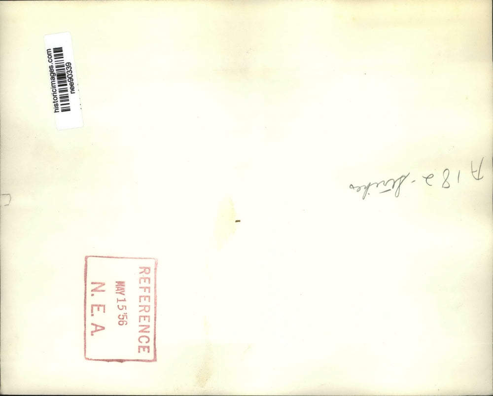 1956 Press Photo Wilcat PTC Strikers left their students standing on corners