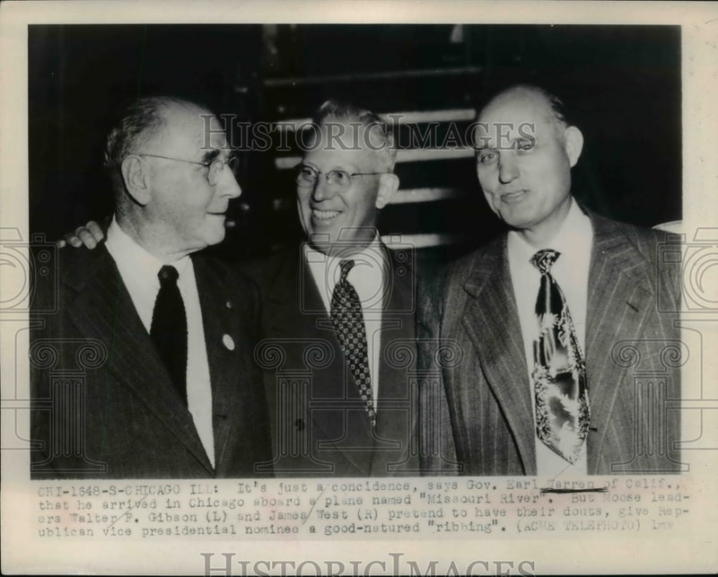 Load image into Gallery viewer, 1948 Press Photo Gov Earl Warren with Walter Gibson and James West at Chicago
