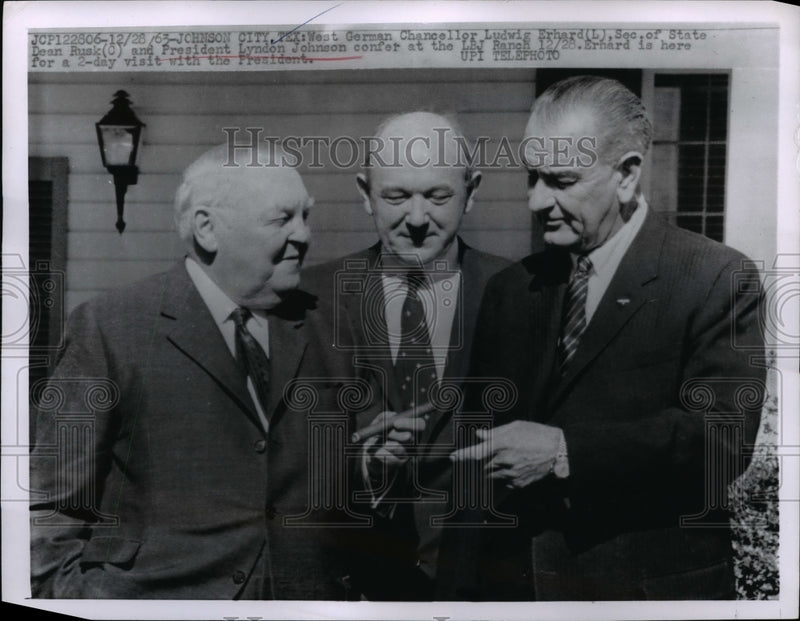Load image into Gallery viewer, 1963 Press Photo Pres. Lyndon Jonhson with West German Chancellor Ludwig Erhard
