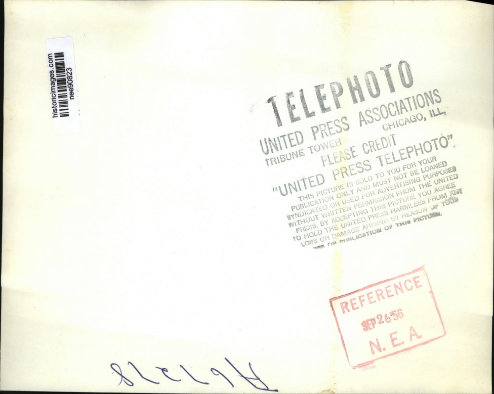 1956 Press Photo Pres. Eisenhower stops at the National Plowing Contest Farm