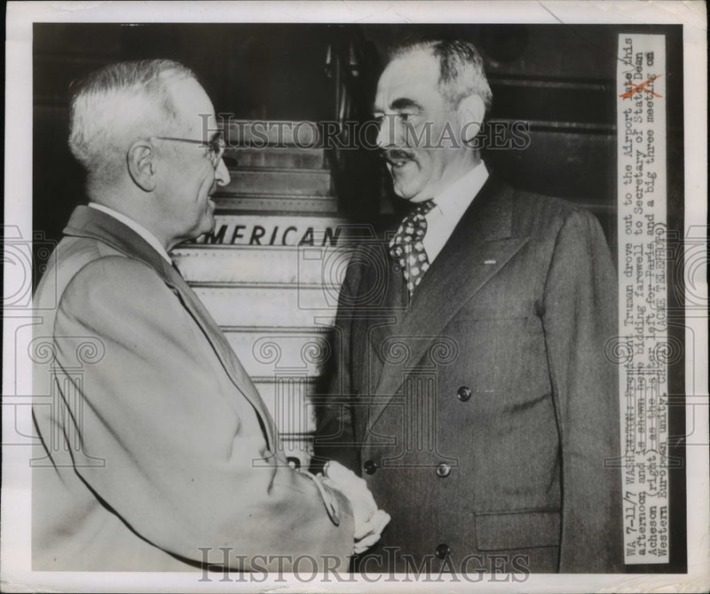 Load image into Gallery viewer, 1949 Press Photo Pres.Harry Truman biding farewell to Sec.of State Dean Acheson
