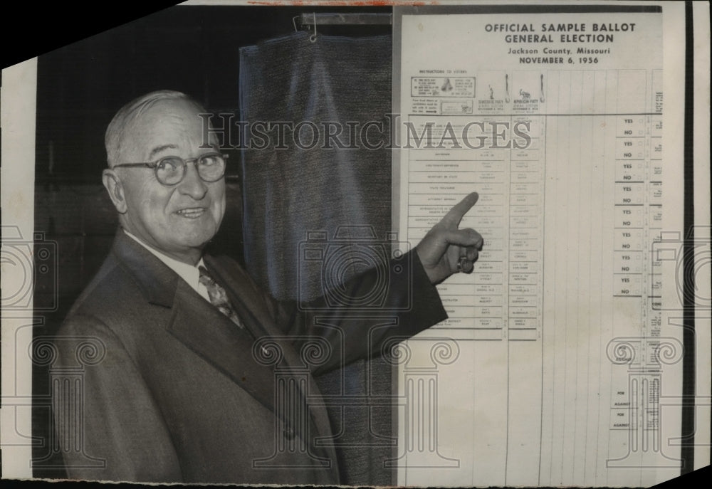 1956 Press Photo Former President Harry Truman Points To List Of Candidates