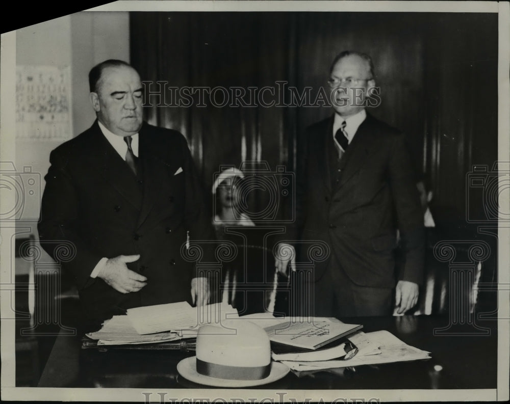 1934 Press Photo Millard Hickman Shipping Official charge of Murdger