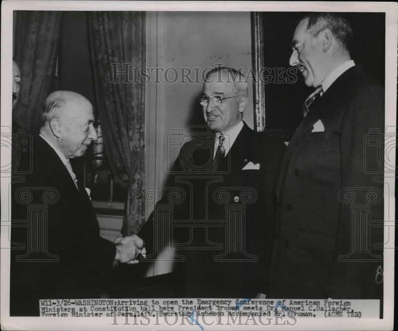 Load image into Gallery viewer, 1951 Press Photo President Truman Meets Dr. Manuel Gallagher - nee91518
