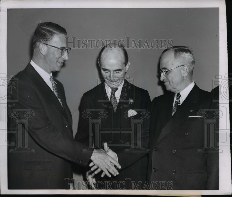 Load image into Gallery viewer, 1952 Press Photo Pres. Harry Truman with Sen.Estes Kefauver and Francis Biddle
