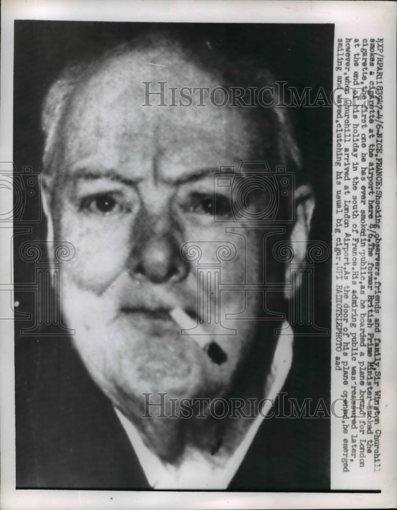1959 Press Photo Former British Prime Minister Winston Churchill smokes