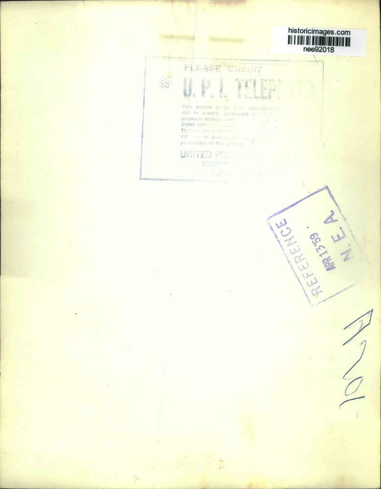 1959 Press Photo Former British Prime Minister Winston Churchill smokes