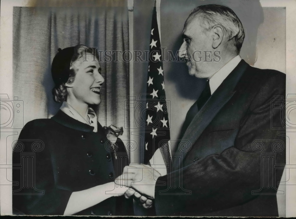 1953 Press Photo Italian Ambassador Sergio Albert Shakes Hand With Claire Lucy