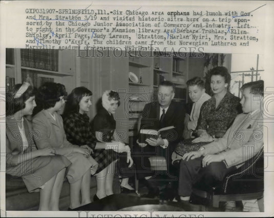 1959 Press Photo Six orphans meet with Gov & Mrs Stratton in Springfield IL