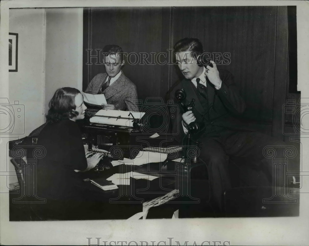 1933 Press Photo Thomas McNerny Calling His Friends - nee92366