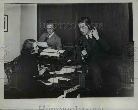 1933 Press Photo Thomas McNerny Calling His Friends - nee92366