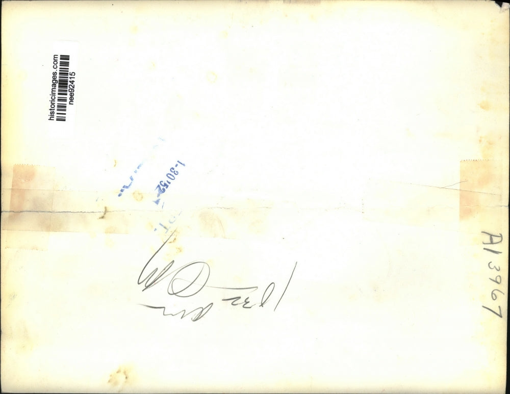 1952 Press Photo British cruiser HMS Liverpool reported late after gun battle