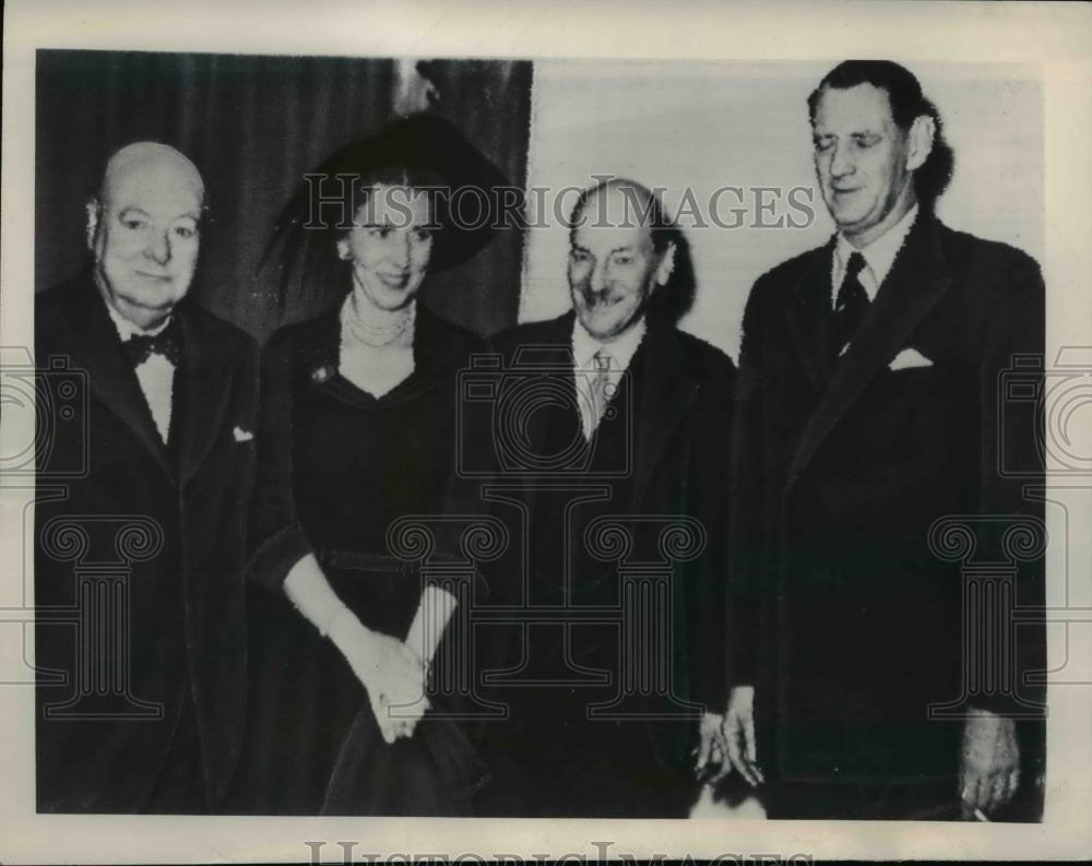 1949 Press Photo Sir Winston Churchill celebrated his 75th Birthday - nee92526