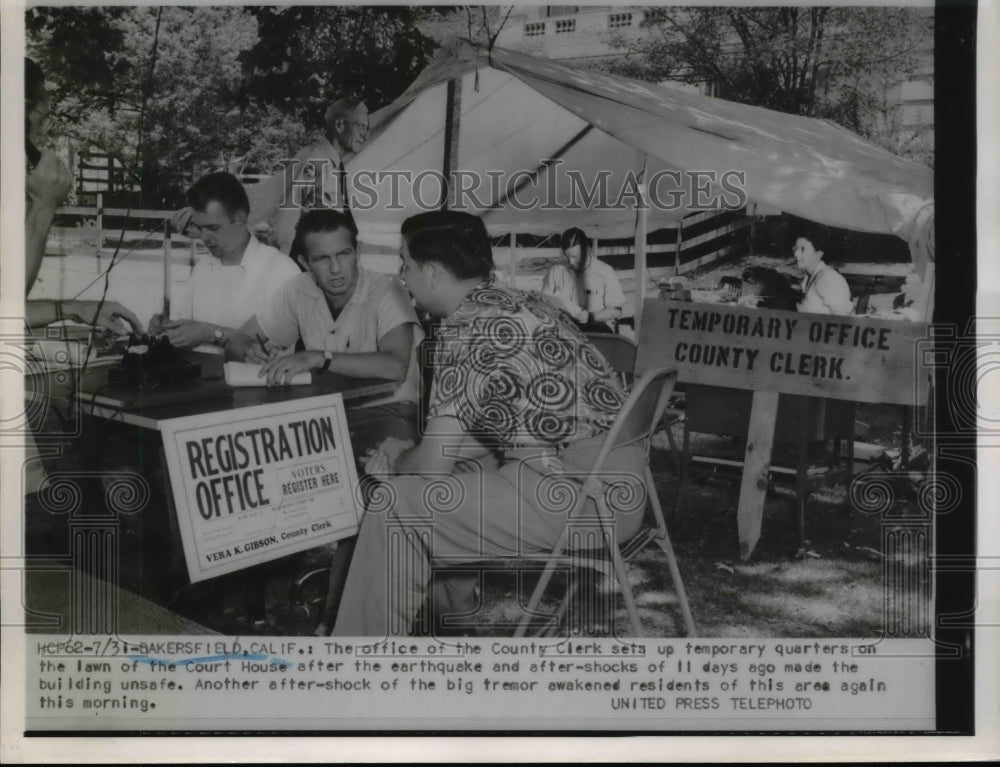 1952 Press Photo Temporary Office Of The Country Clerk After An Earthquake