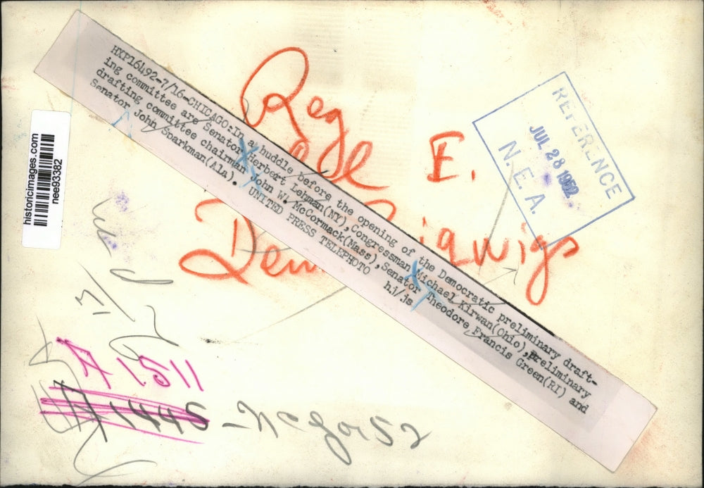 1952 Press Photo Democrats attend meeting in Chicago - nee93382