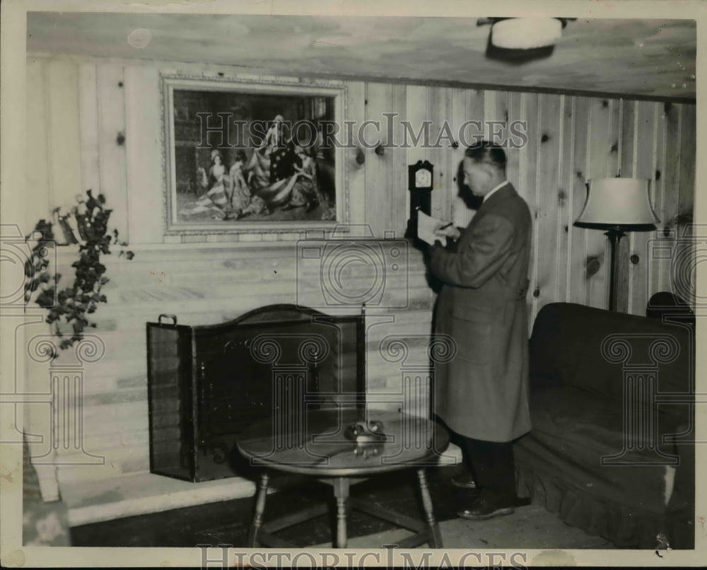 1952 Press Photo LM Jeffrey assistant assessor county auditors office