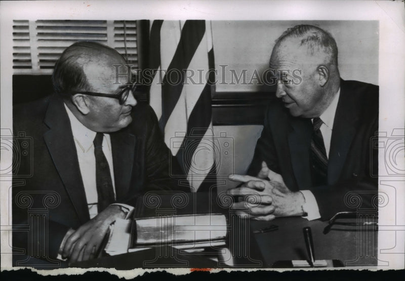Load image into Gallery viewer, 1955 Press Photo Pres. Dwight Eisenhower and GOP Chairman Leonard Hall
