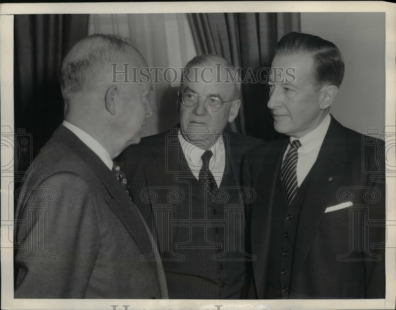 Load image into Gallery viewer, 1953 Press Photo Pres. Eisenhower, John Foster Dulles and Eric Johnson
