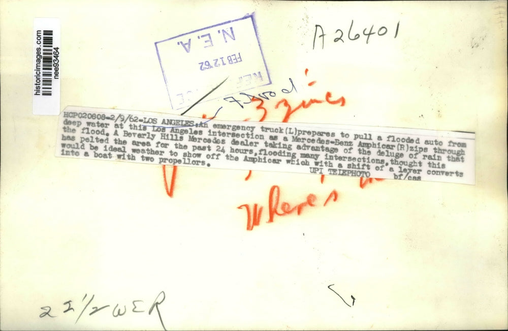 1962 Press Photo Emergency Truck pull flooded auto from Los Angeles Intersection