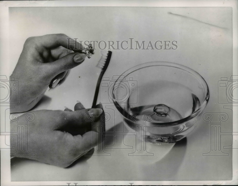 1956 Press Photo Diamonds cleaned with soft brush ammonia white soap and water