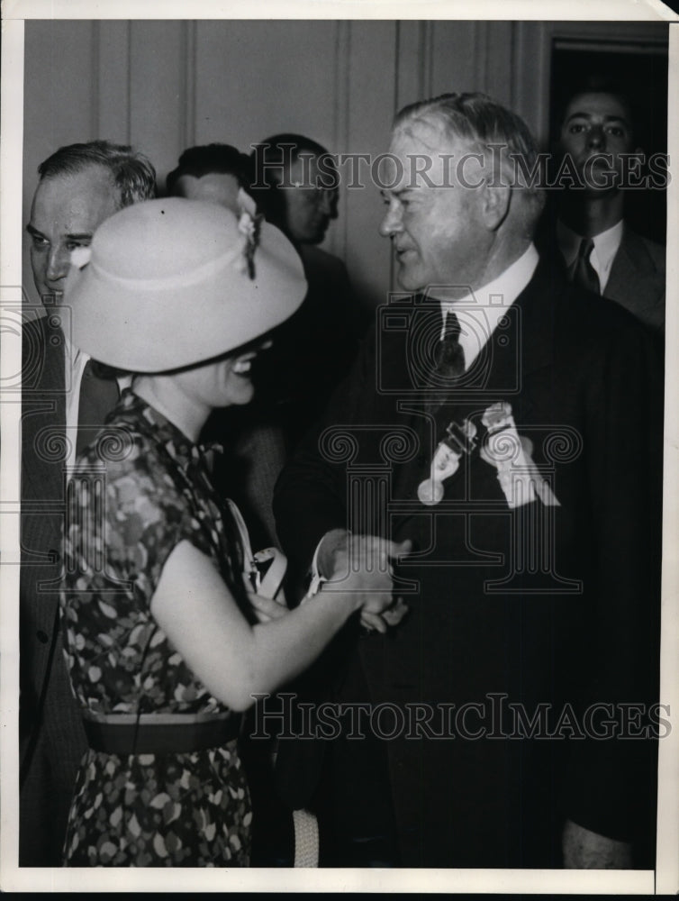 1936 Press Photo Former President Herbert Hoover As He Arrived In Cleveland