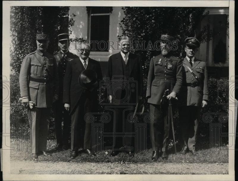 Load image into Gallery viewer, 1930 Press Photo Pres.Herbert Hoover greets Henri Joseph Gouraud of France
