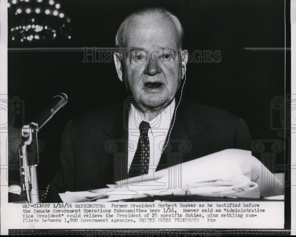 1956 Press Photo Pres.Herbert Hoover testified at Senate Government Operations