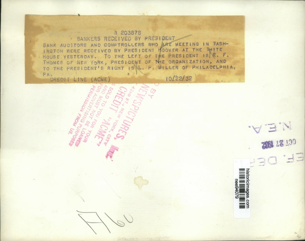 1932 Press Photo Pres.Herbert Hoover with Bank and Comptrollers at White House