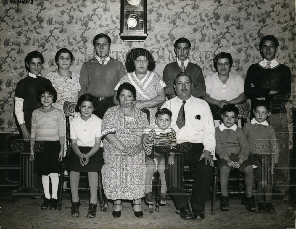 1937 Press Photo Mr. And Mrs Darrigo And Family - nee94438