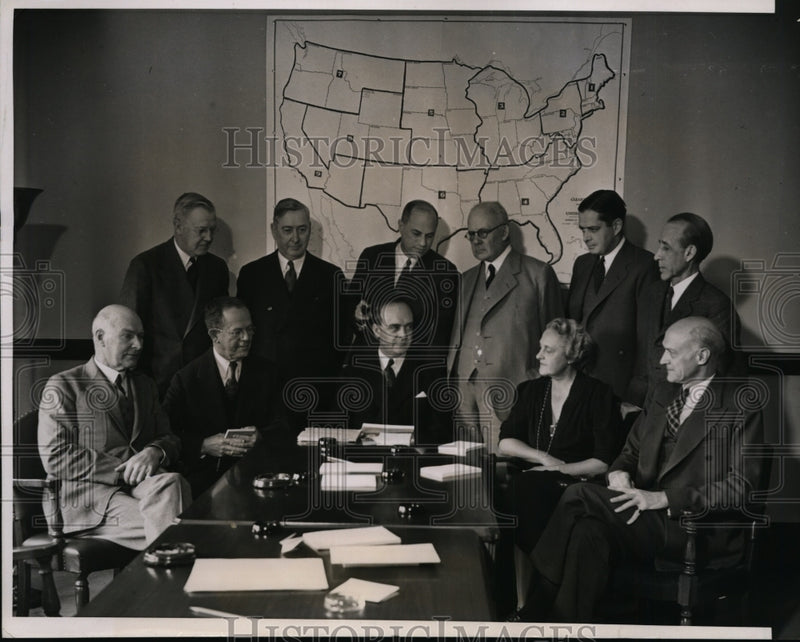 Load image into Gallery viewer, 1938 Press Photo Meeting of Republican National Program Committee - nee94456
