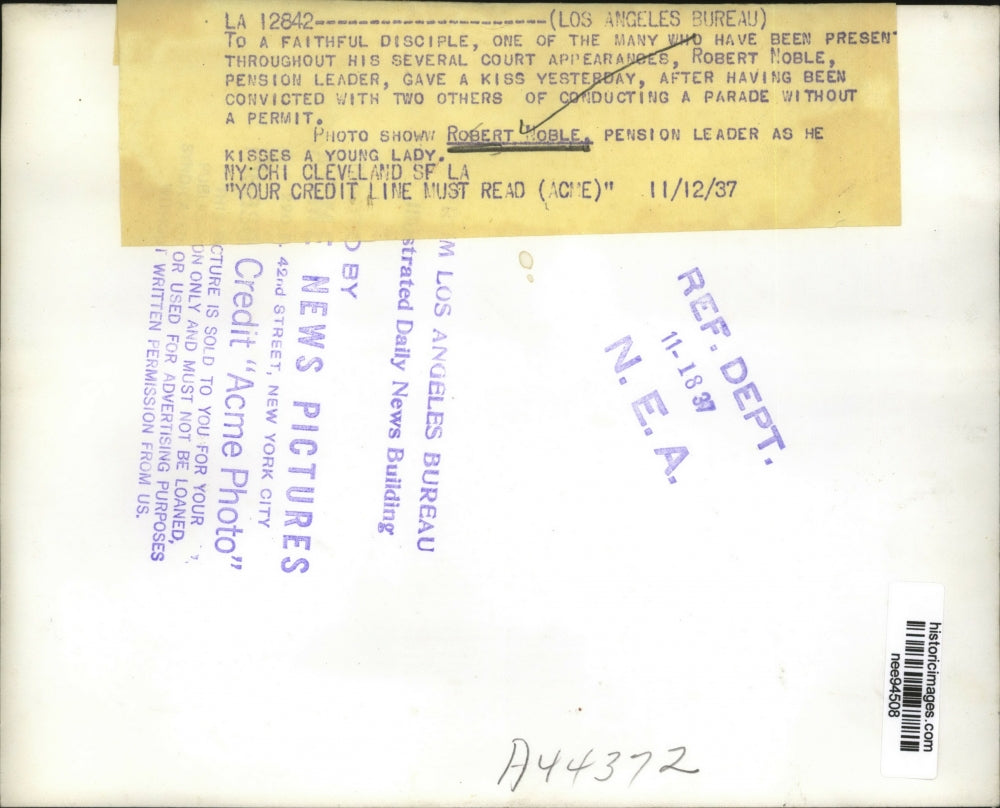 1937 Press Photo Robert Noble as he kisses a young lady - nee94508