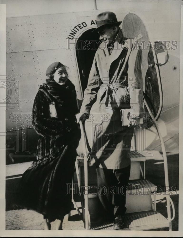 1934 Press Photo Melvin Traylor & sister Nancy fly to Chicago from California